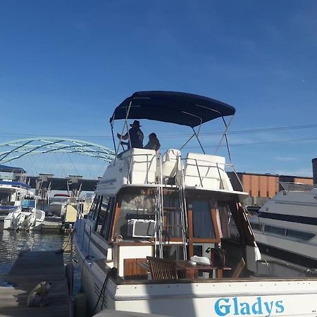 Waterfront 32' Bayliner Yacht Otel Providence Dış mekan fotoğraf