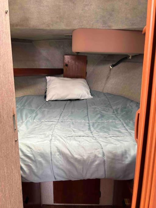 Waterfront 32' Bayliner Yacht Otel Providence Dış mekan fotoğraf